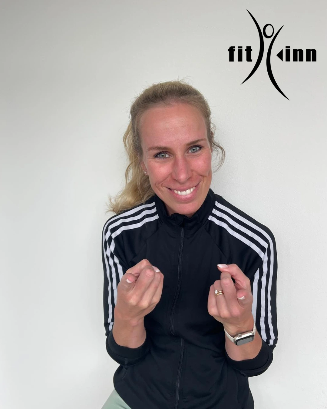 Über uns: Julia stellt sich als Team Mitglied im fit inn Engelskirchen vor